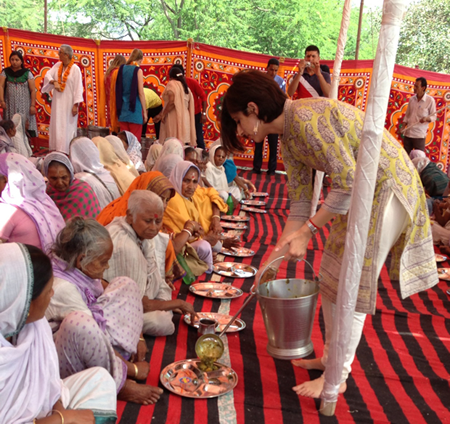 Information about Shirdi Sai Baba Life History. Sri Shirdi Sai Baba is one of the greatest saints ever born in India and has millions of devotees all over the World.